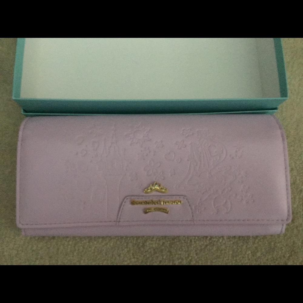 Samantha Thavasa Disney Rapunzel wallet